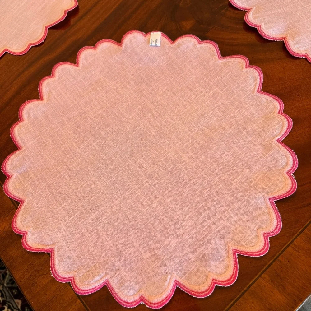 NEW HMA Decor Society Social Pink Linen Scalloped Placemats Set of 4